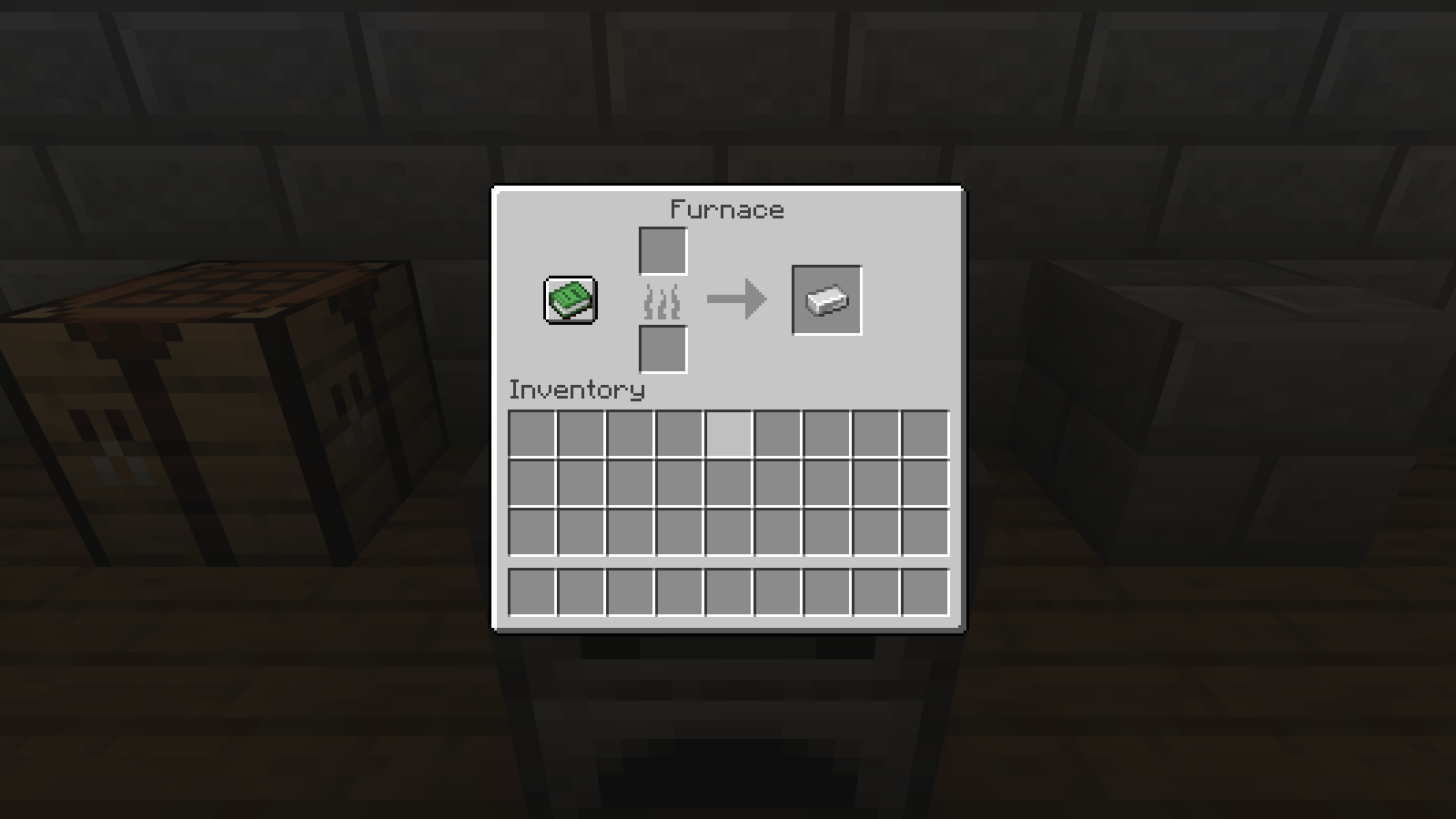 The furnace output contains one iron ingot after smelting.