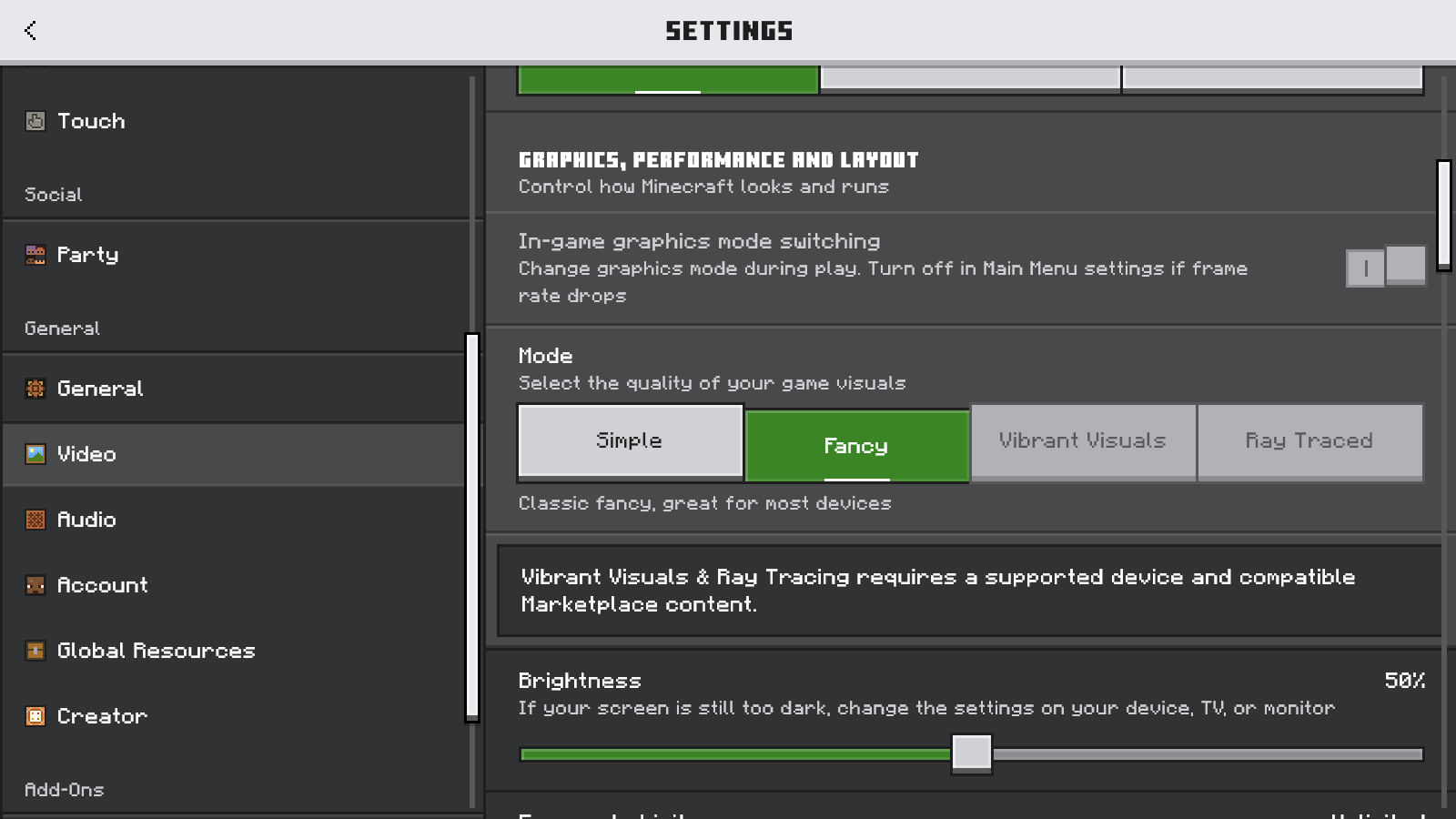 Native Bedrock Video settings with in-game graphics switching on, Fancy selected, and Ray Traced unavailable.