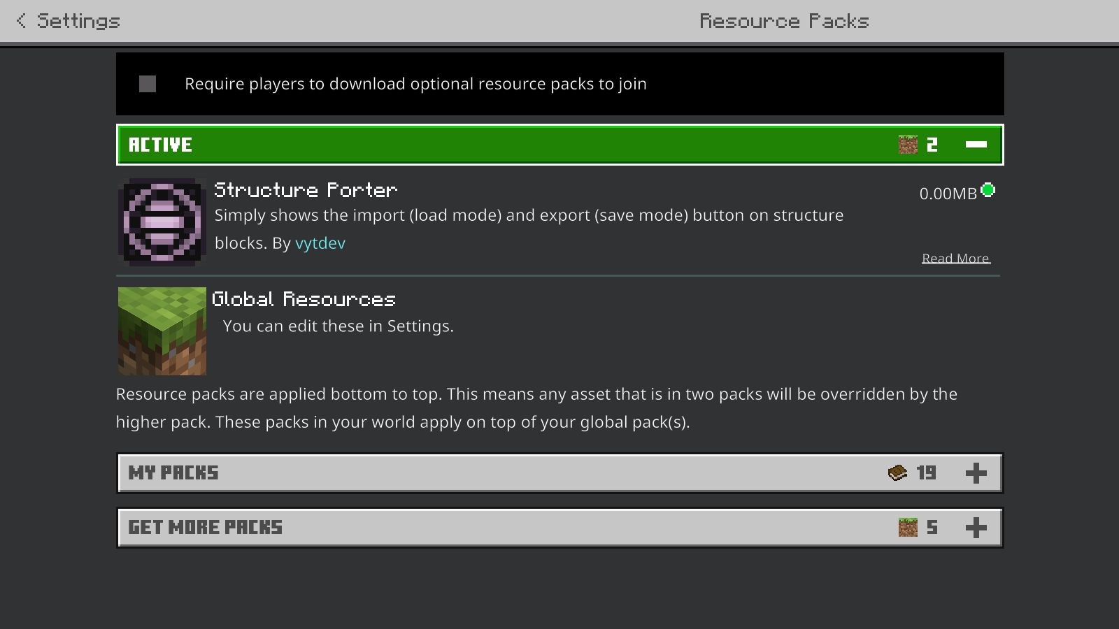 Structure Porter by vytdev appears in the active resource packs for our Bedrock world.